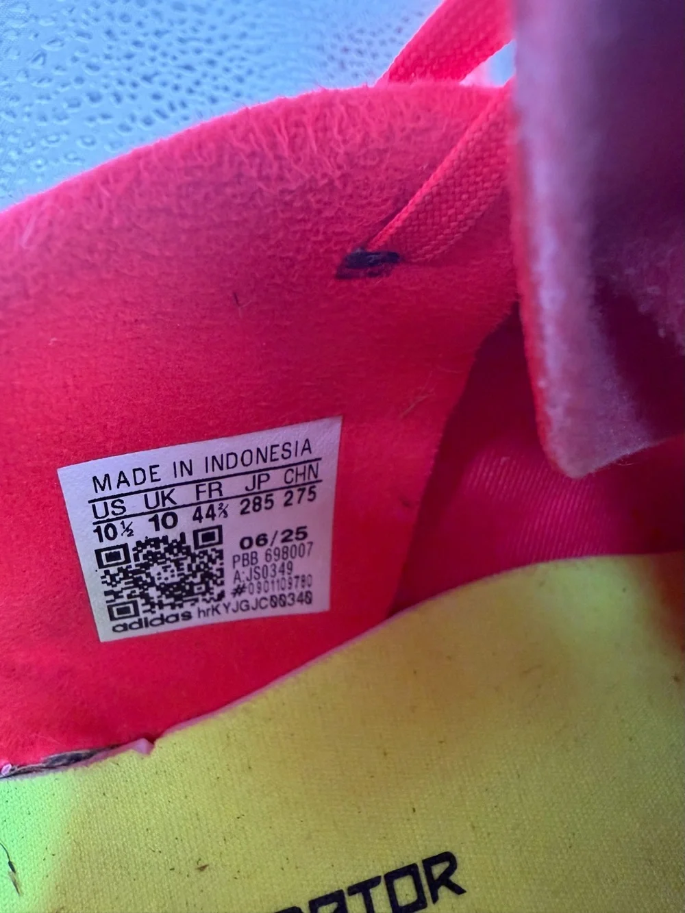 Red PREDATOR CLUB Firm Ground/Multi Ground Soccer Cleats JS0349 size 10.5